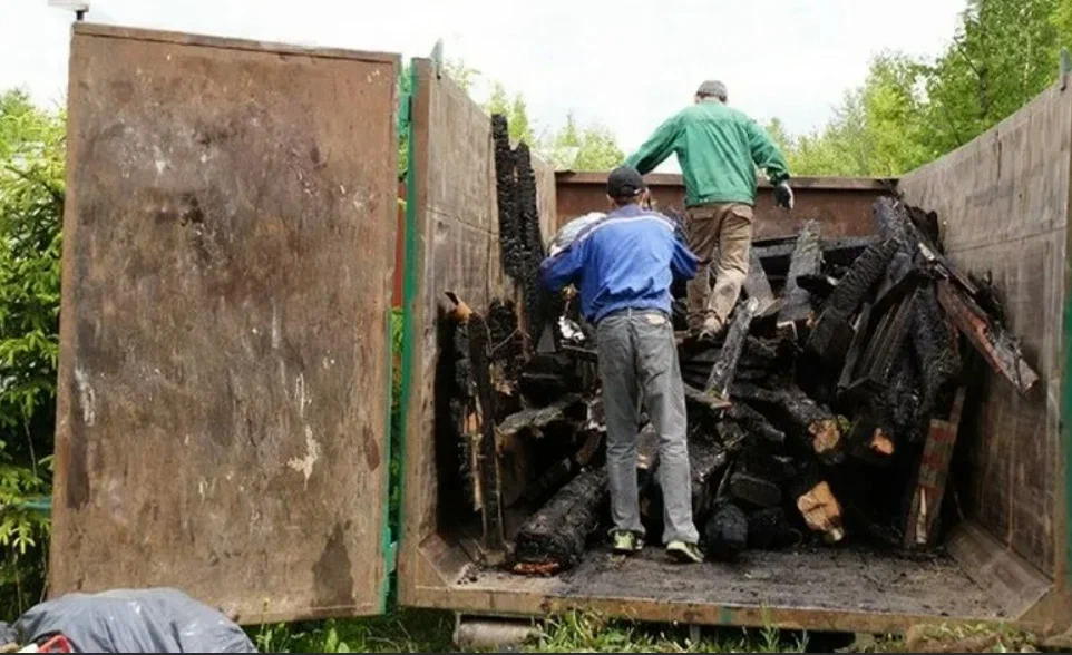Вывоз мусора после пожара в Старой Руссе от ПроМусор — уборка, утилизация, цена от 2497 руб