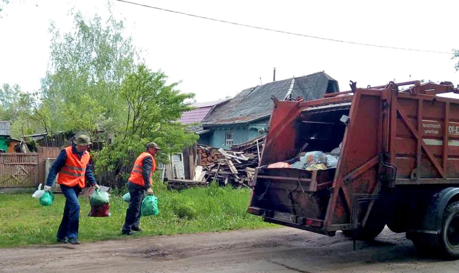 Вывоз мусора из частного дома в Старой Руссе в октябре