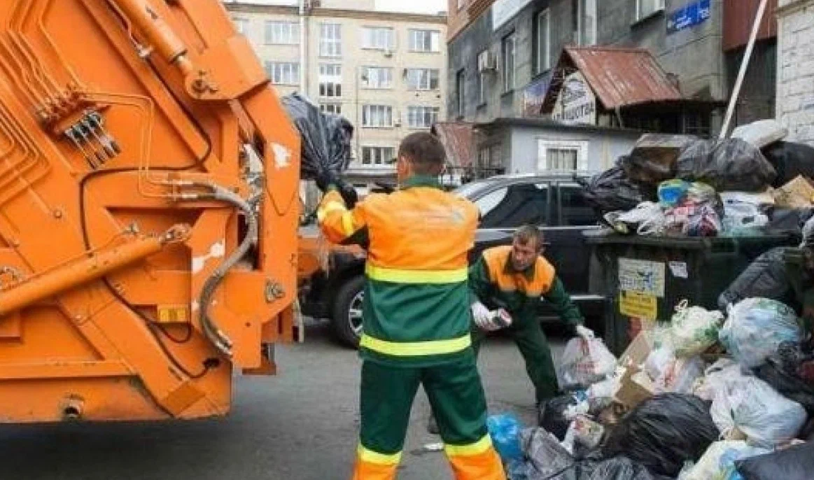 Срочный вывоз мусора в Старой Руссе от ПроМусор — заказ день в день от 2904 руб., грузчики, цена