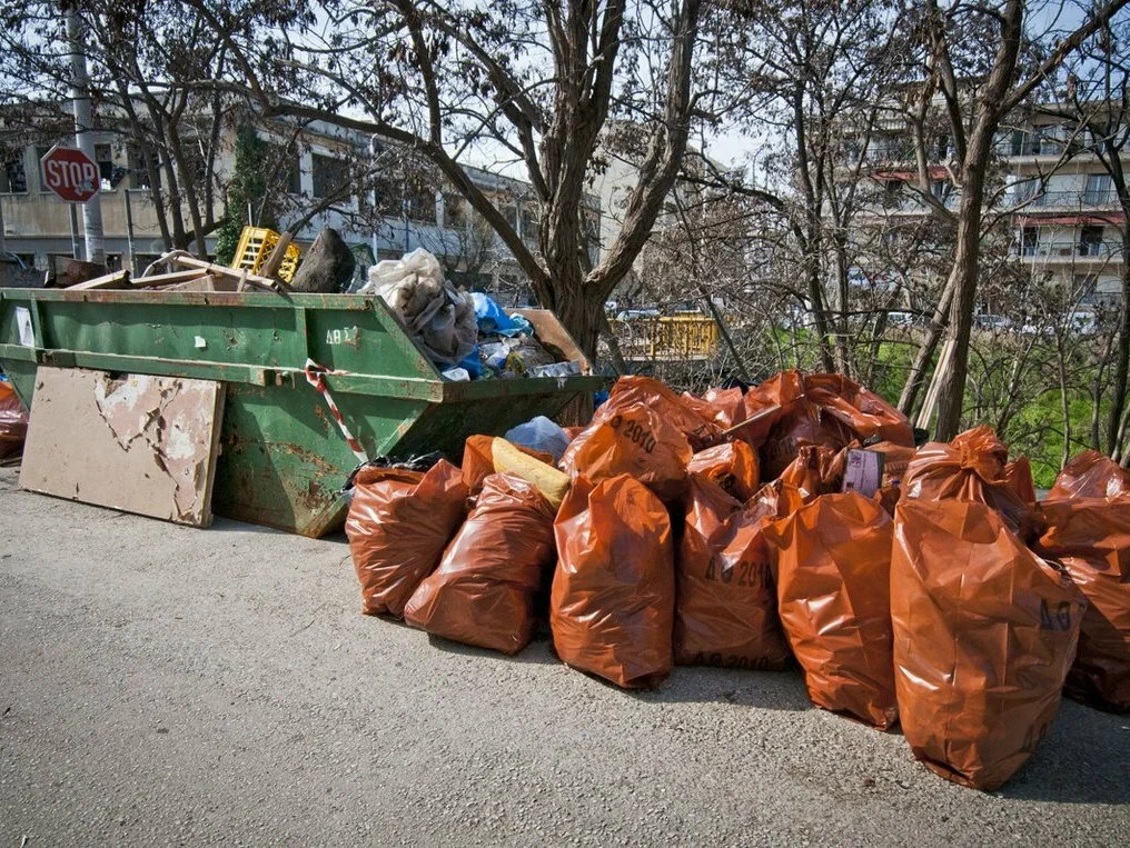 Круглосуточный вывоз мусора в Старой Руссе в октябре