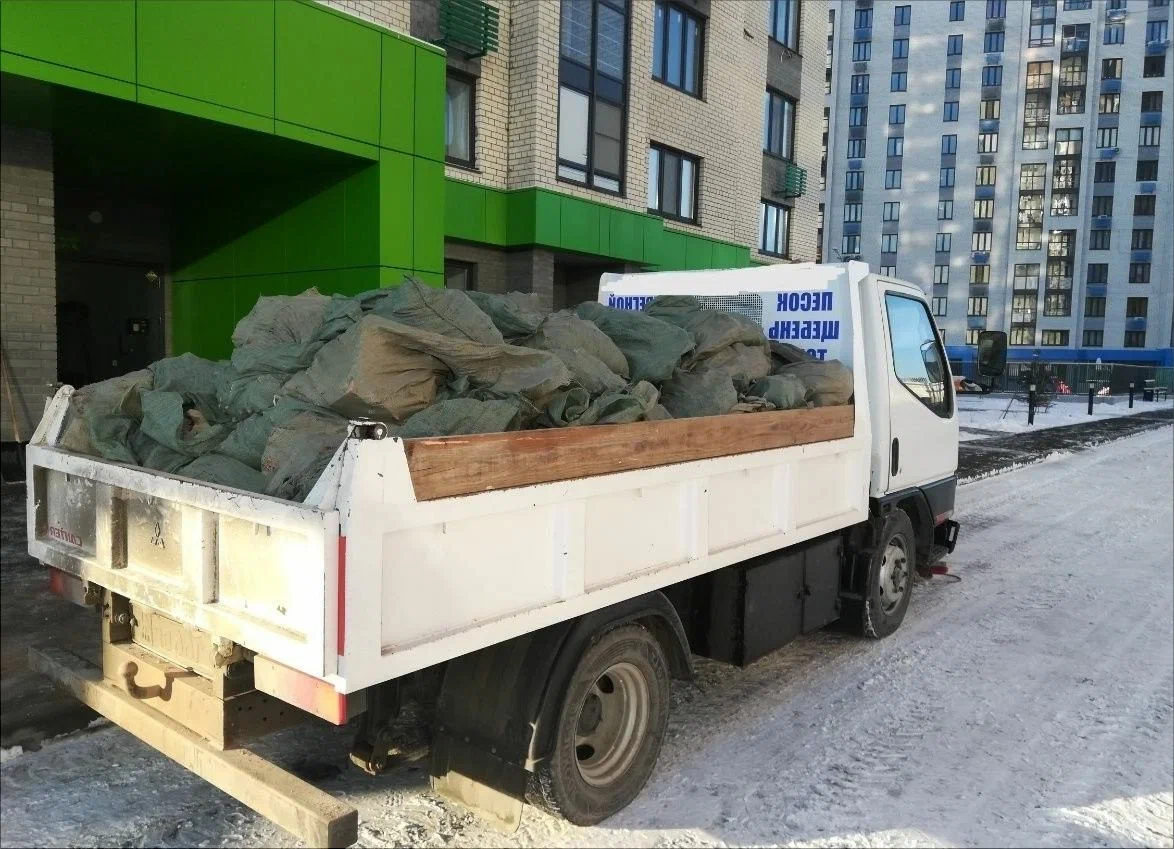 Вывоз мусора грузовым фургоном 3 тонны в Старой Руссе — цена от 1376 руб., ПроМусор