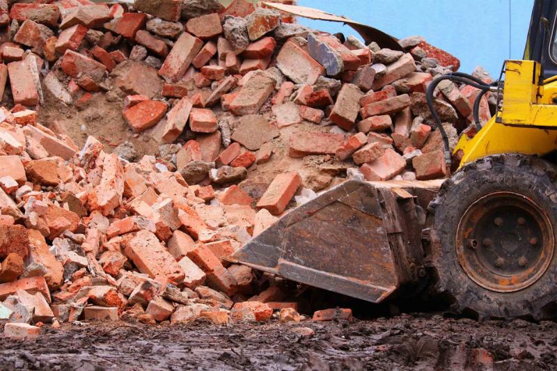 Вывоз кирпичного боя с утилизацией в Старой Руссе в октябре