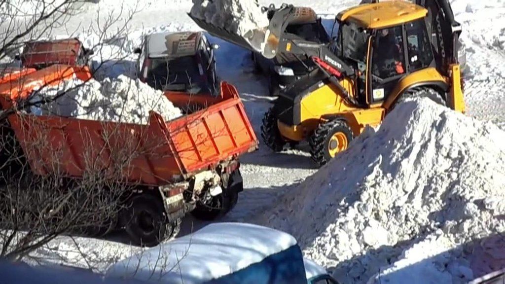 Вывоз снега с погрузкой в Старой Руссе для организаций и частных лиц в октябре
